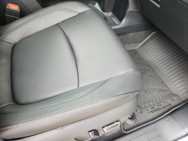 New 2026 Toyota Sienna XLE Woodland Edition AWD/4WD image 33