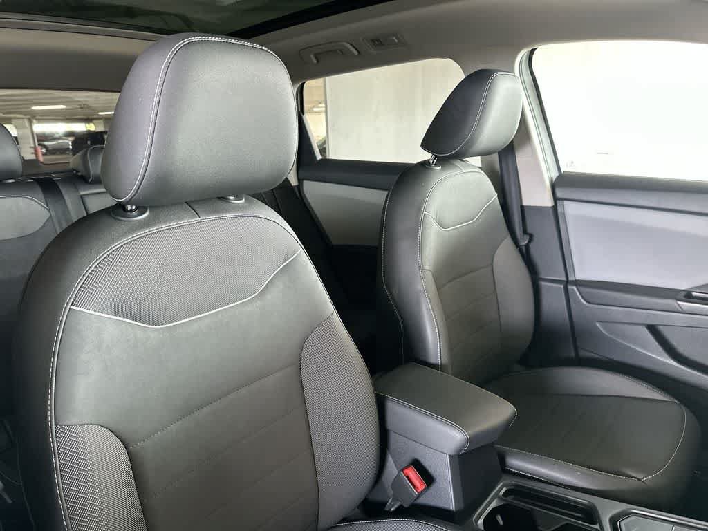Certified 2023 Volkswagen Taos SE w/ Panoramic Sunroof Package FWD image 27