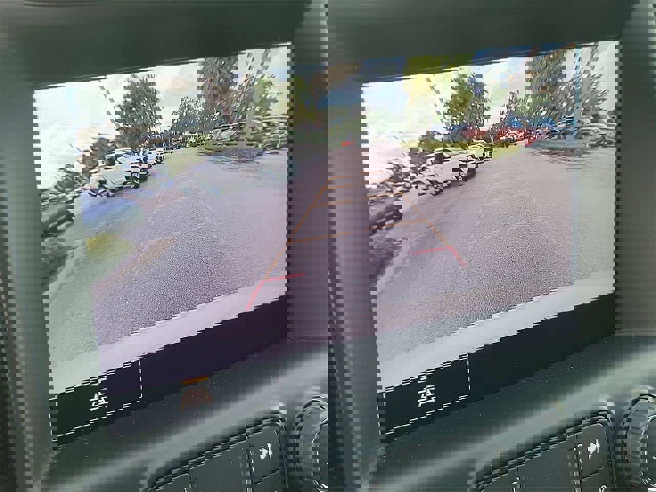 Used 2023 GMC Terrain SLT image 25