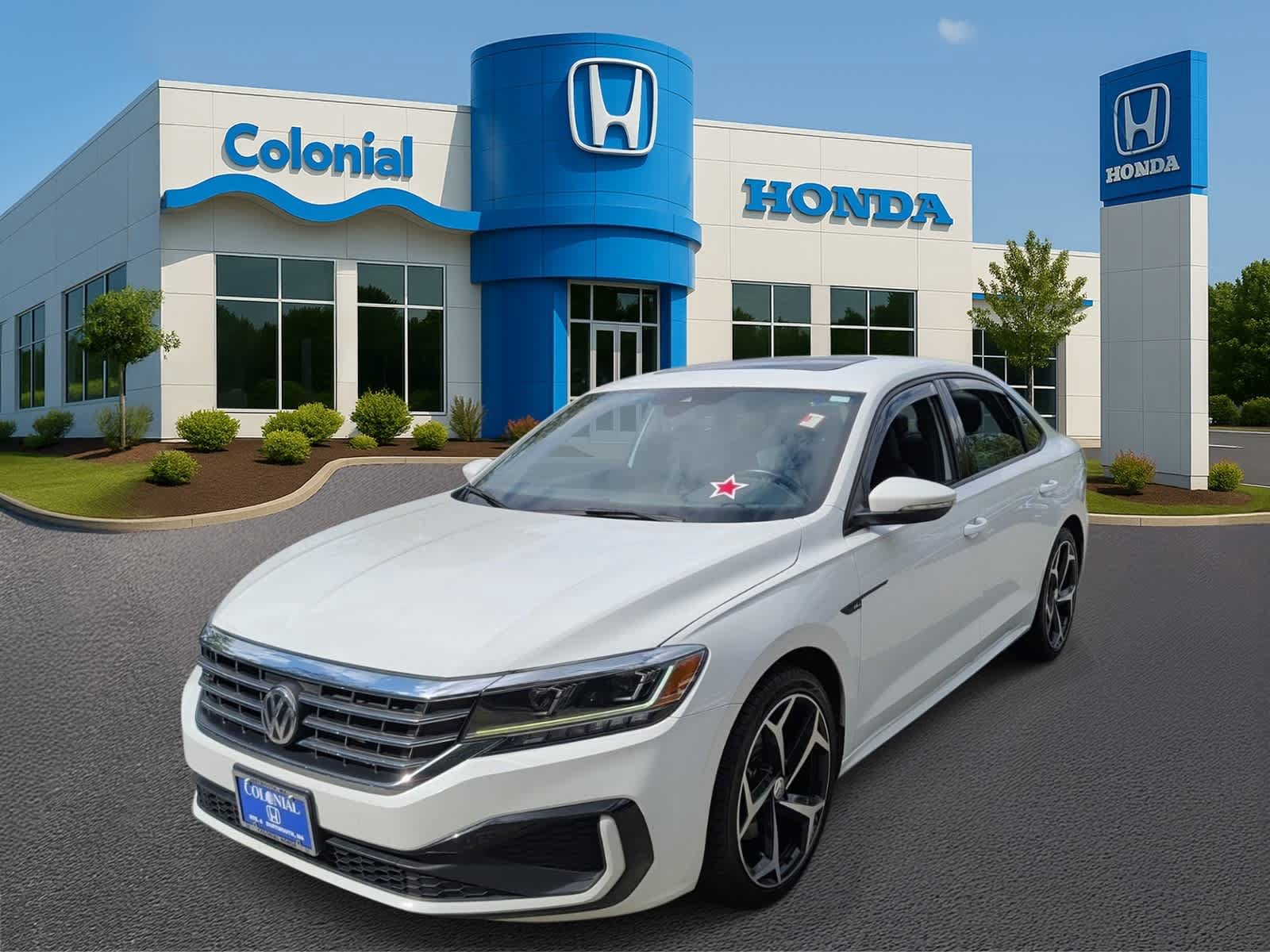 Used 2021 Volkswagen Passat 2.0T R-Line w/ Luggage Net & Mats Package FWD image 2