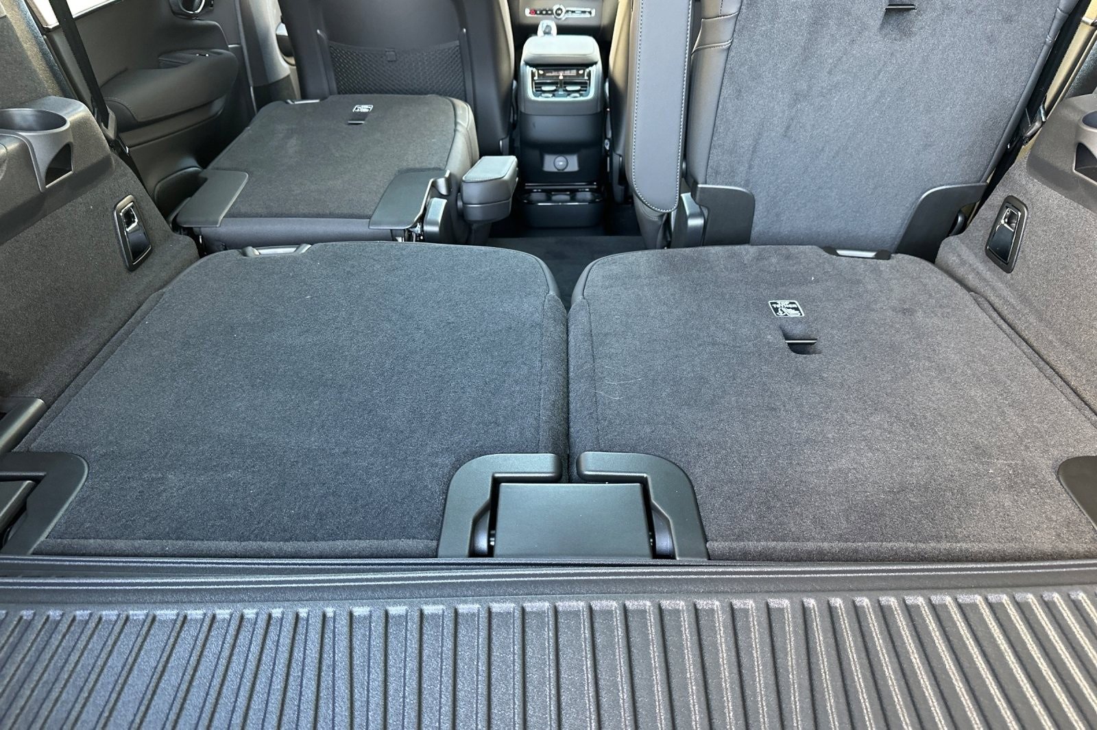 New 2026 Volvo XC90 B6 Plus image 18