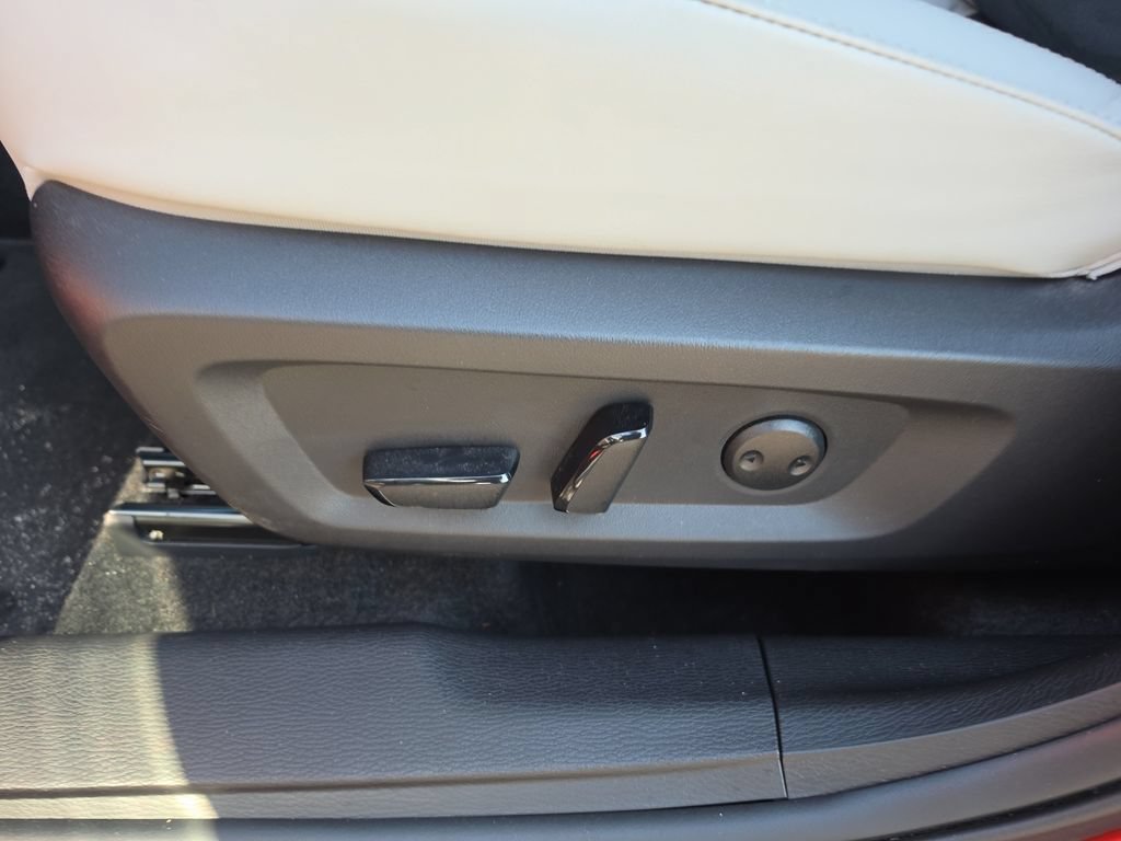 Used 2025 Mitsubishi Outlander SE FWD image 17