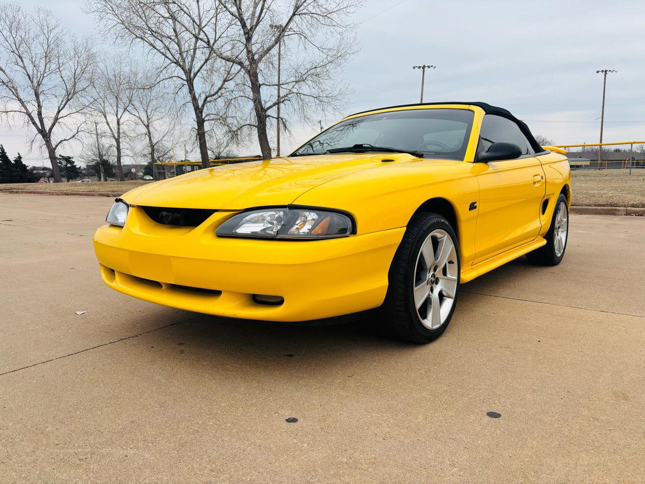 Used 1995 Ford Mustang GT RWD image 3