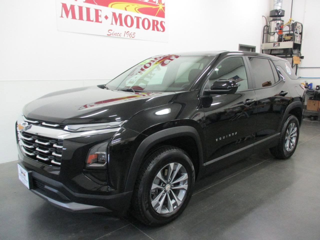 Used 2025 Chevrolet Equinox LT image 3