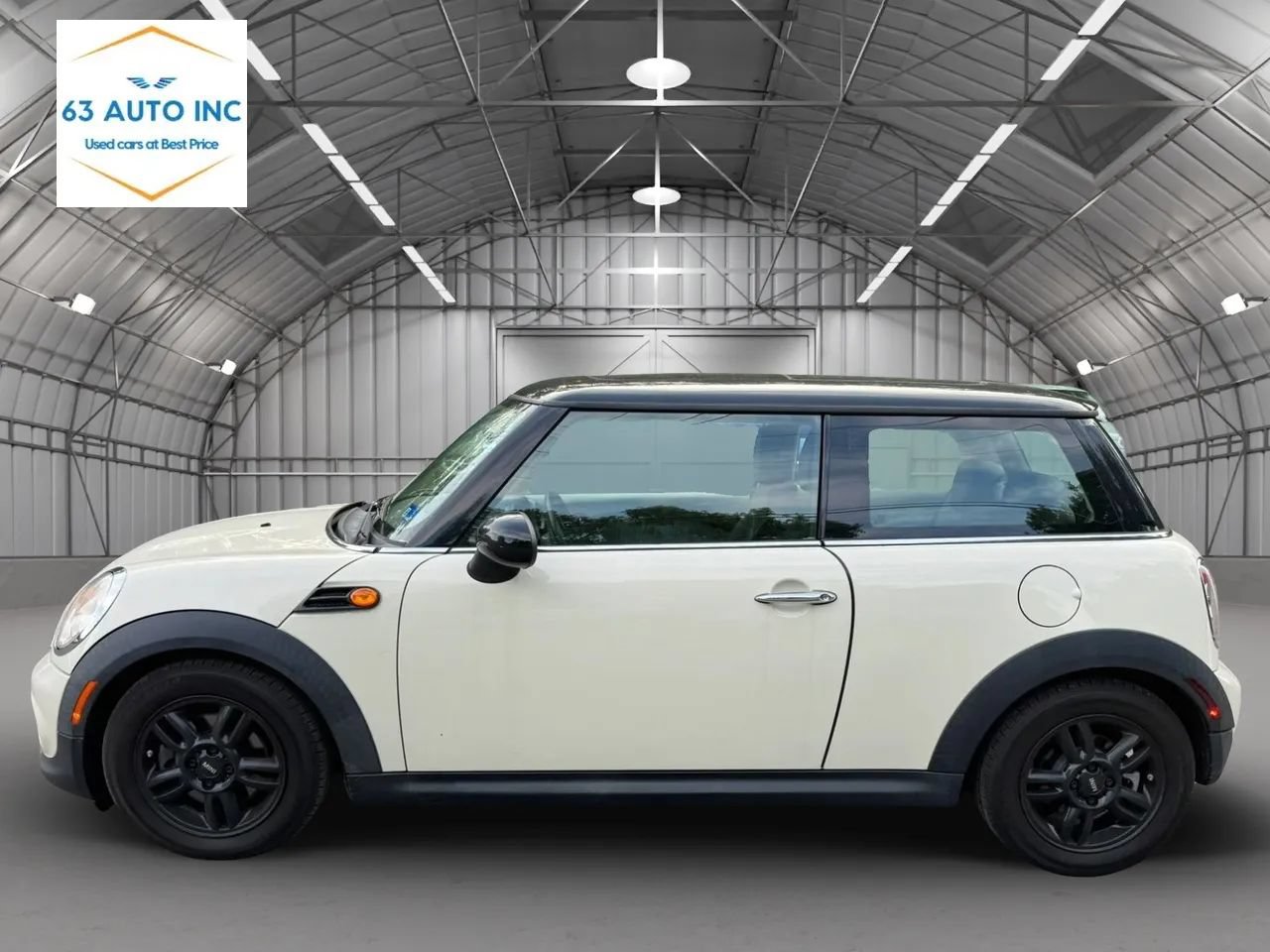 Used 2012 MINI Cooper Hardtop w/ Cold Weather Pkg FWD image 2
