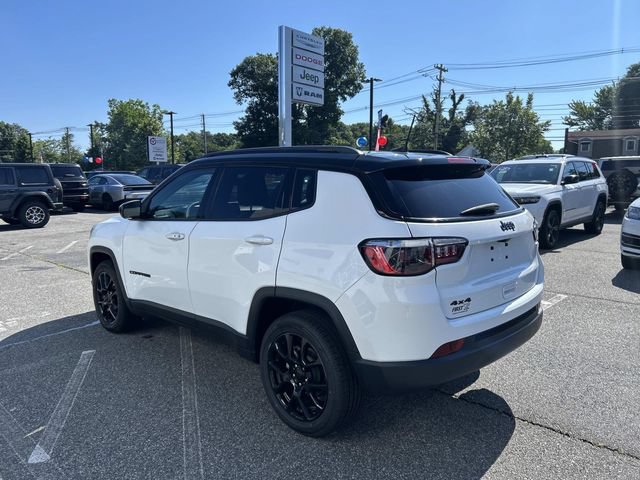 Used 2023 Jeep Compass Latitude AWD/4WD image 5