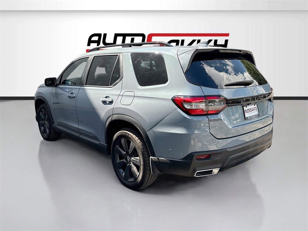Used 2024 Honda Pilot Sport image 5