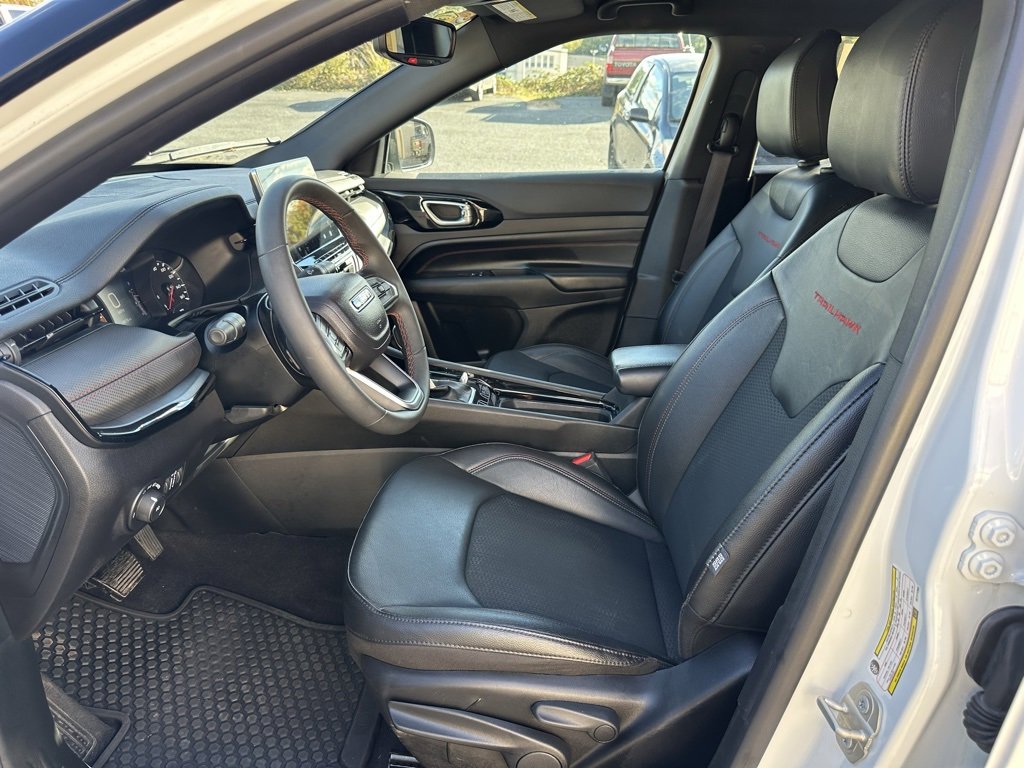 Used 2024 Jeep Compass Trailhawk image 12