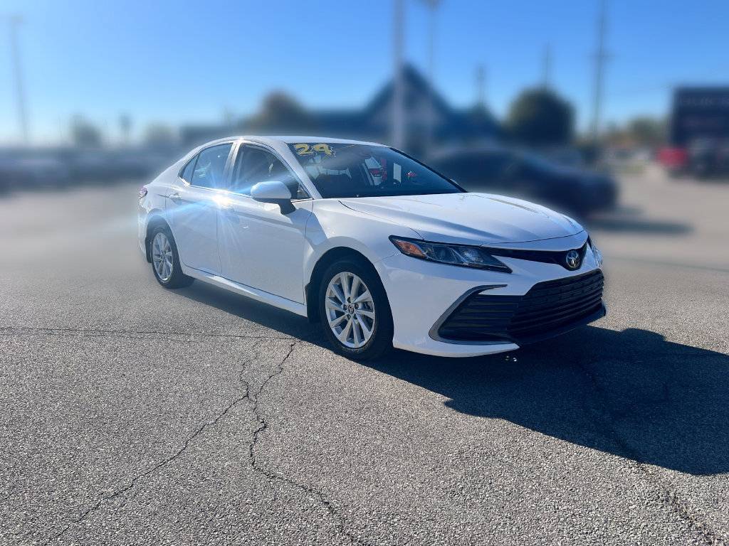 Used 2024 Toyota Camry LE AWD/4WD image 11