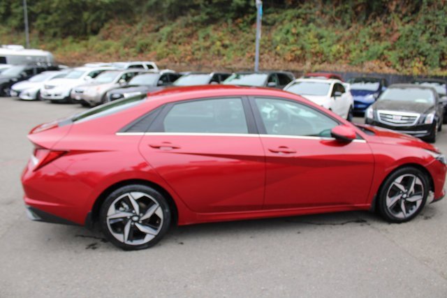 Used 2022 Hyundai Elantra Limited image 2