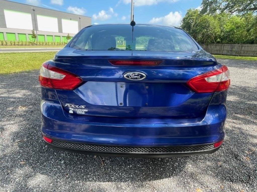 Used 2012 Ford Focus S FWD image 5