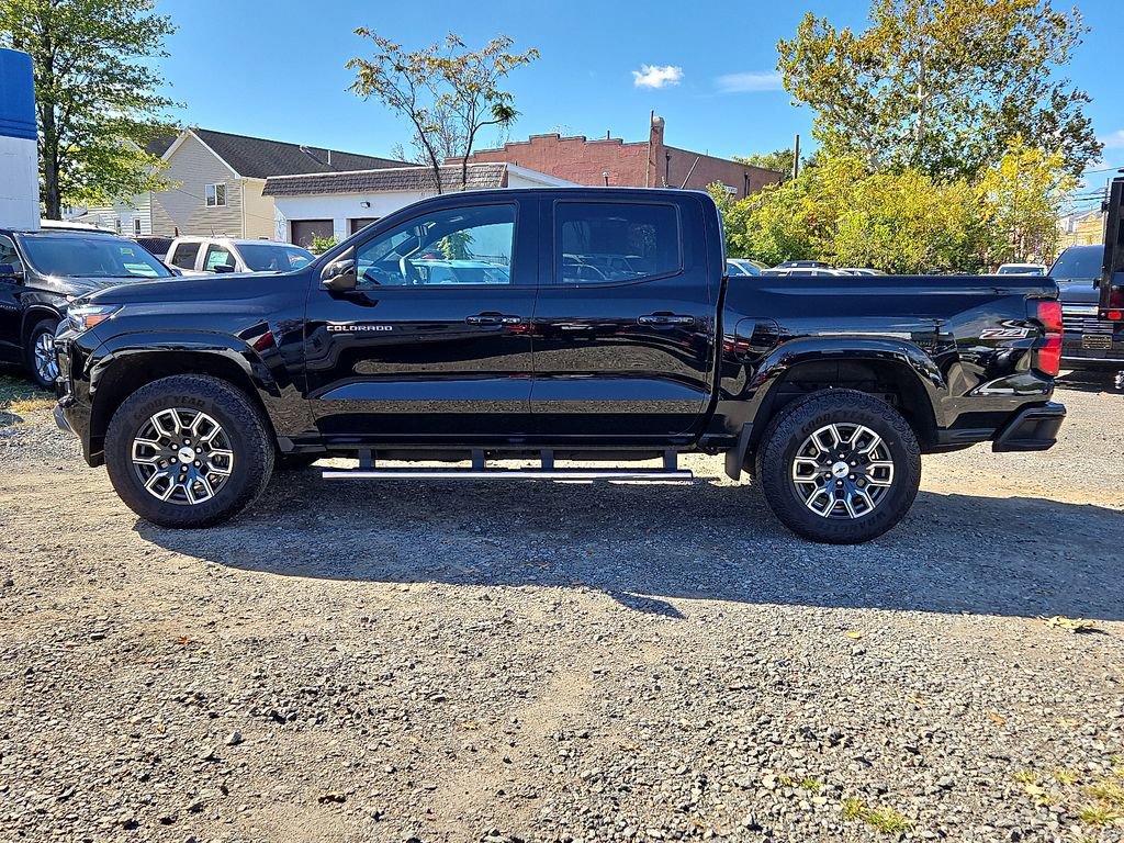 Used 2024 Chevrolet Colorado Z71 w/ Z71 Convenience Package 2 image 5