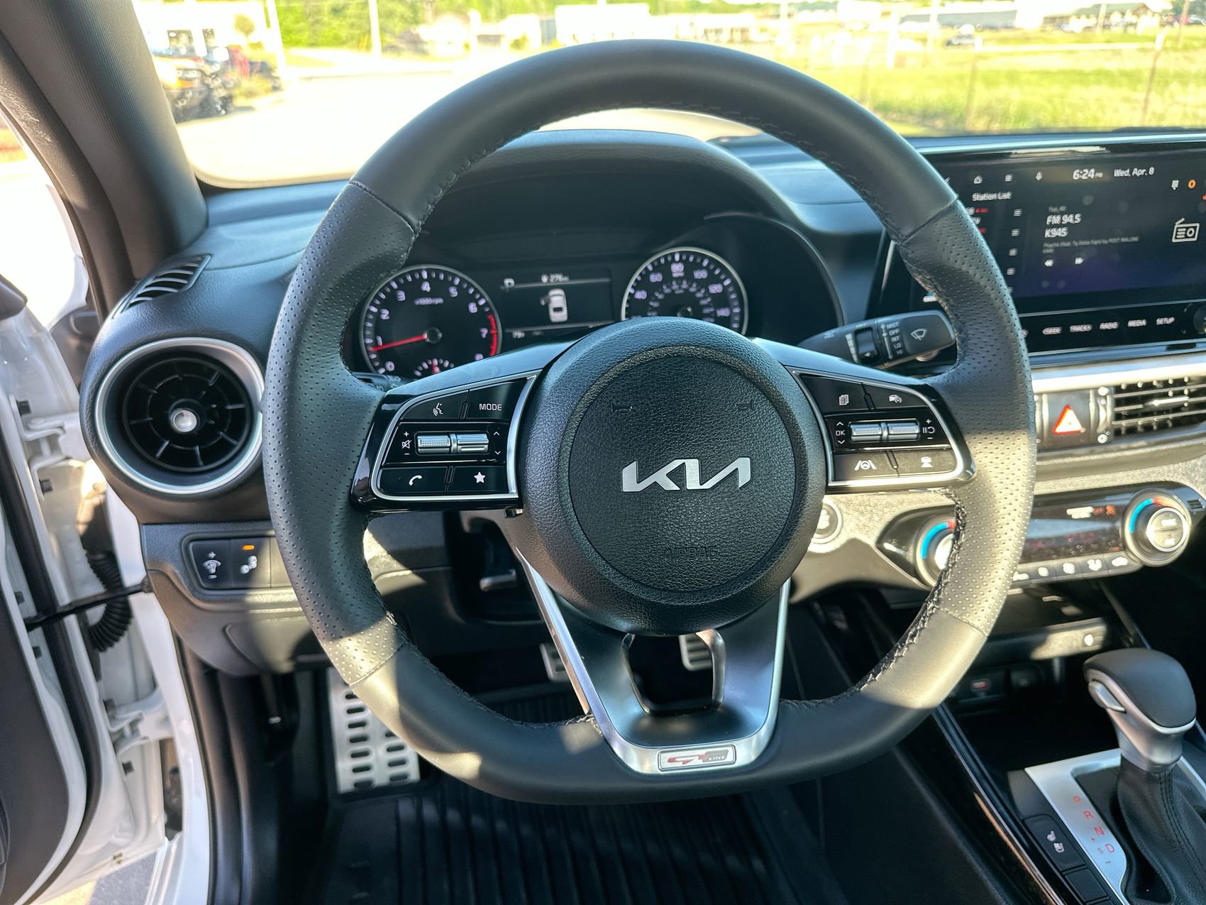 Used 2024 Kia Forte GT-Line w/ GT-Line Premium Package image 14