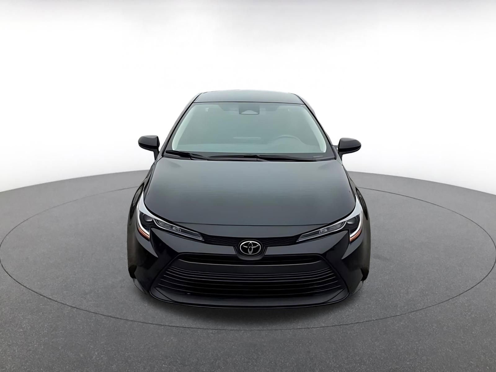 Used 2025 Toyota Corolla LE image 4