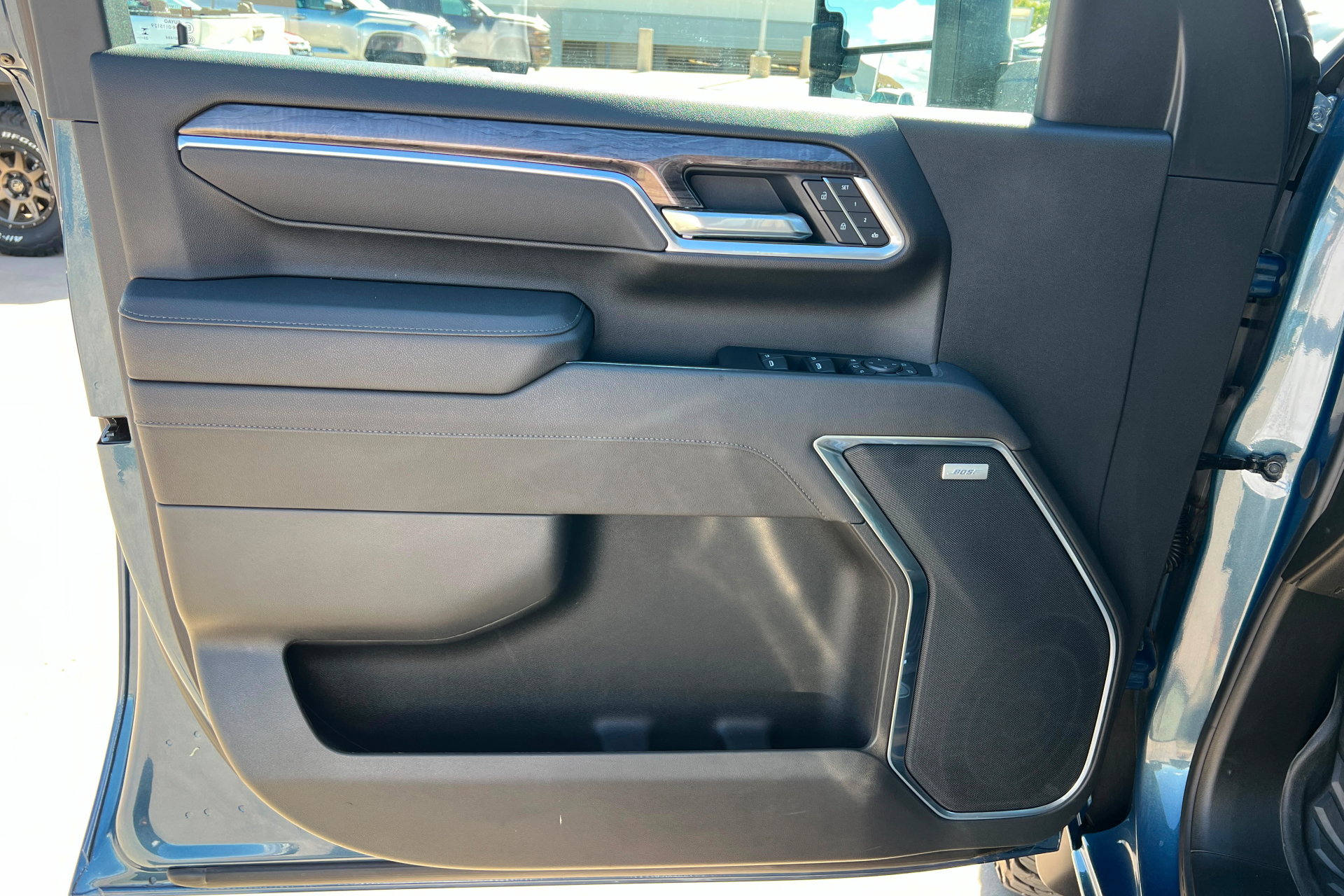 Used 2026 Chevrolet Silverado 2500 LTZ w/ LTZ Plus Package AWD/4WD image 15