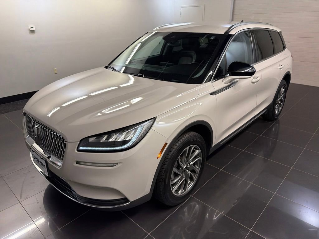 Used 2022 Lincoln Corsair AWD w/ Equipment Group 101A image 3