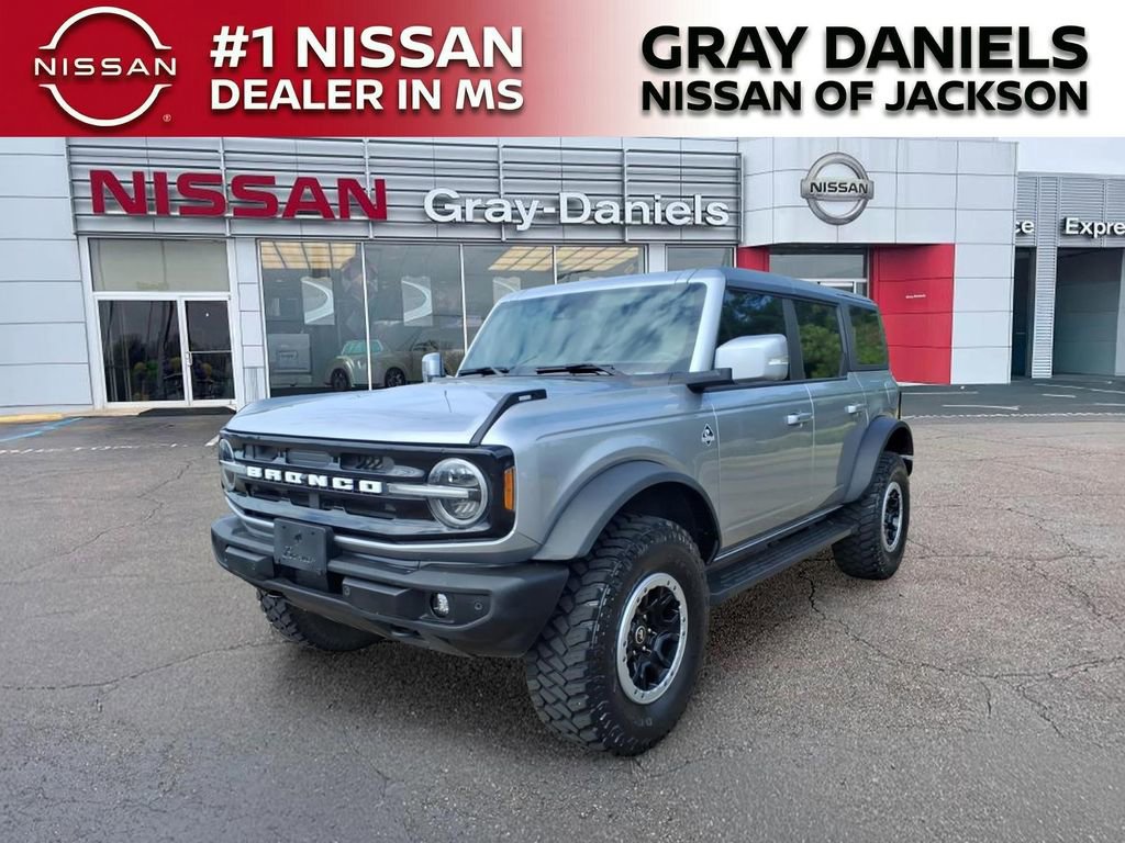 Used 2022 Ford Bronco Outer Banks w/ Sasquatch Package AWD/4WD image 3