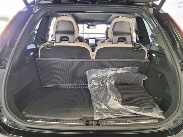 Certified 2026 Volvo XC90 B6 Plus w/ Protection Package image 15