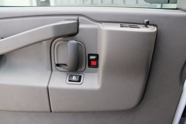 New 2026 GMC Savana 2500 w/ Driver Convenience Package RWD image 9