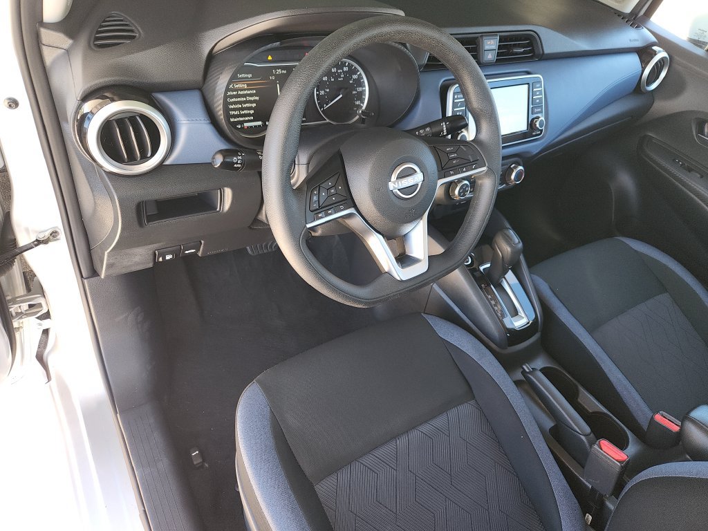 Used 2025 Nissan Versa SV FWD image 12