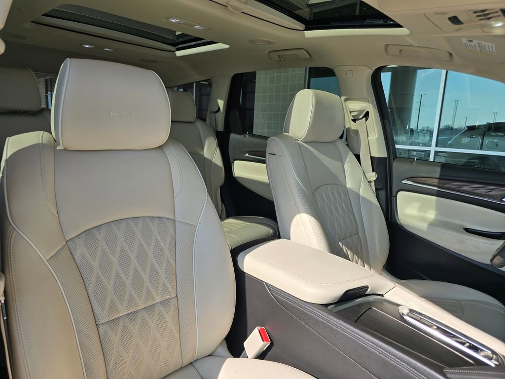 Used 2022 Buick Enclave Avenir w/ Avenir Technology Package image 16