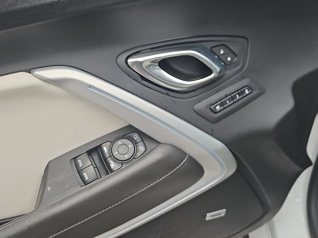 Used 2020 Chevrolet Camaro SS RWD image 21
