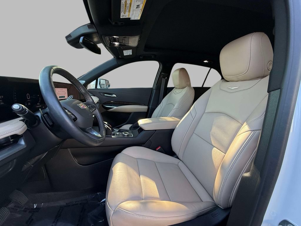 Certified 2025 Cadillac XT4 Premium Luxury FWD image 2