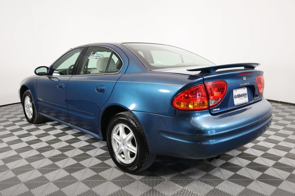 Used 2002 Oldsmobile Alero GL w/ Sun & Sound Pkg FWD image 4
