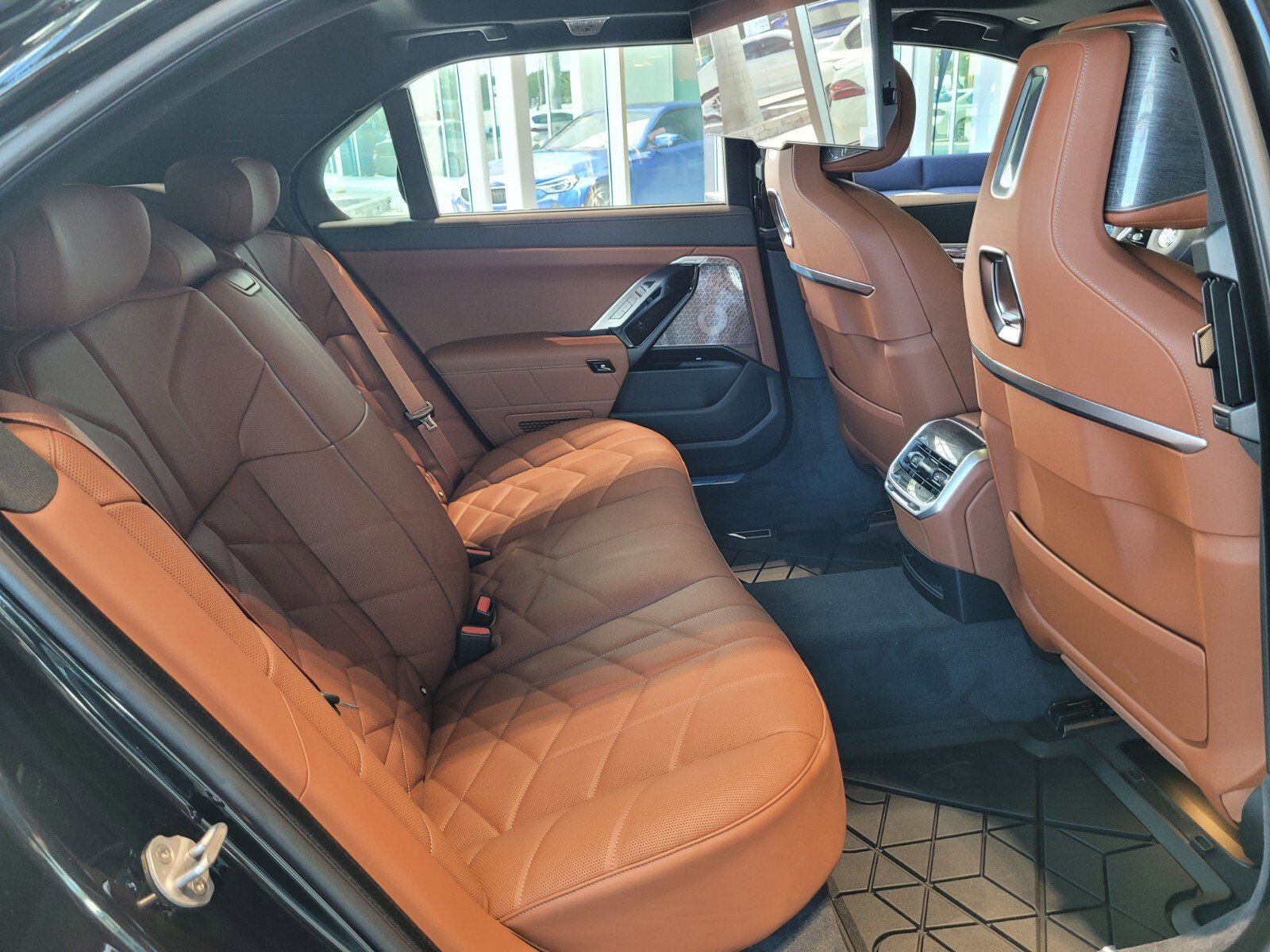 New 2026 BMW 740i w/ Executive Package image 16