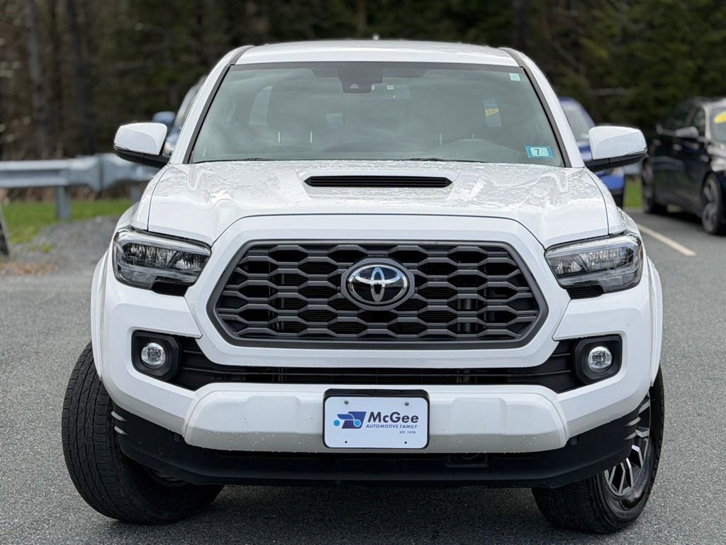 Used 2023 Toyota Tacoma TRD Sport w/ Technology Package image 2