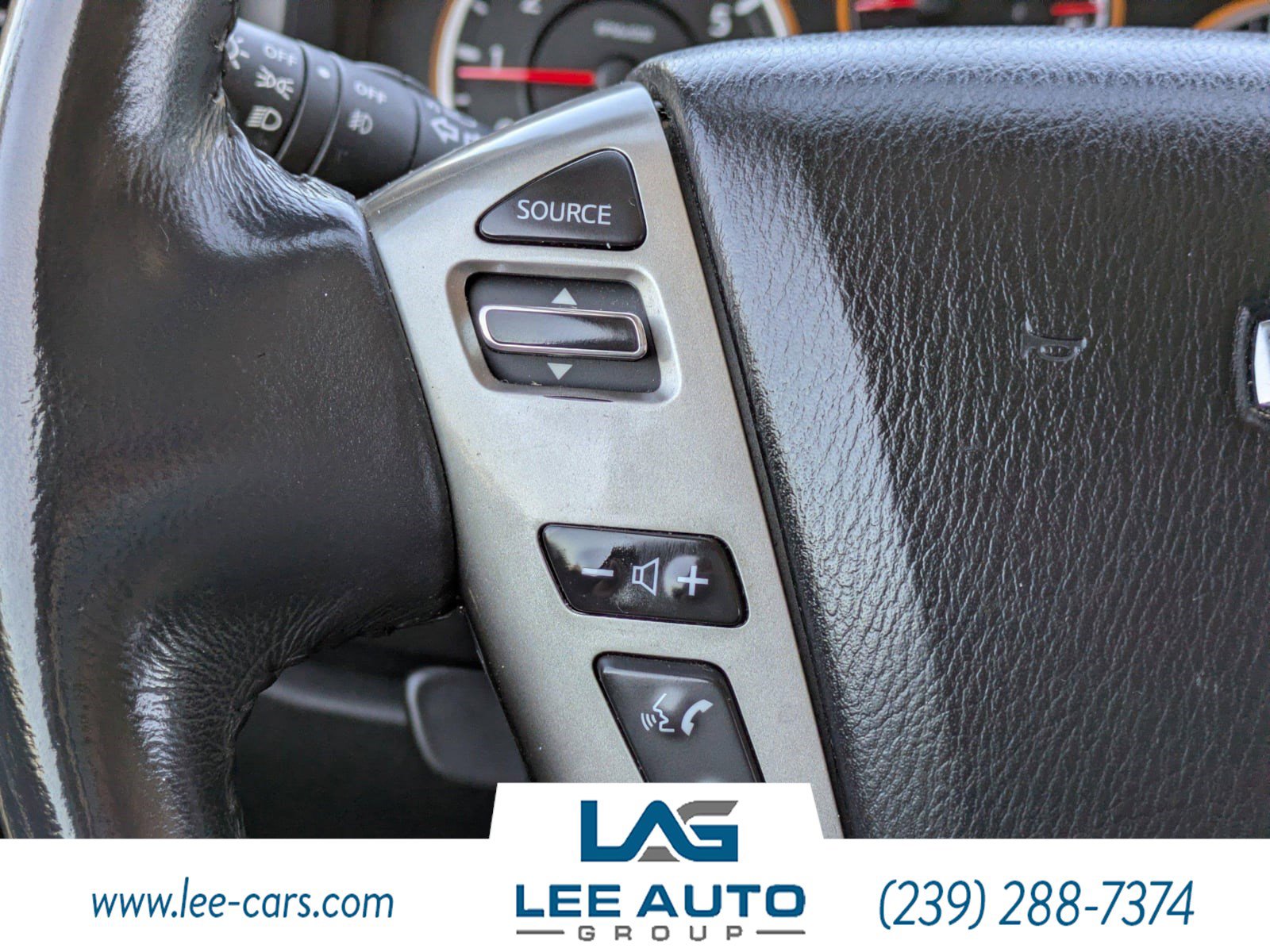 Used 2015 Nissan Titan SV w/ SV Value Truck Package AWD/4WD image 19