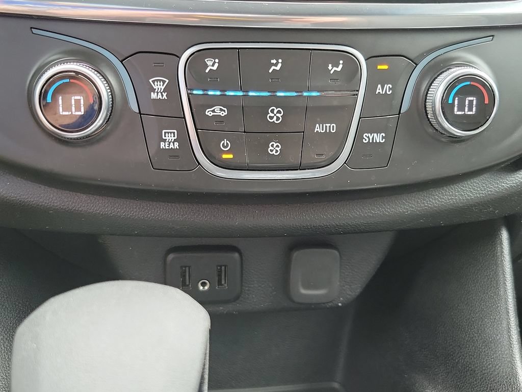 Used 2021 Chevrolet Traverse LS FWD image 20
