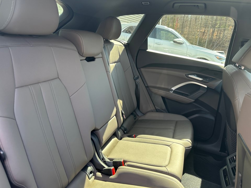 Certified 2025 Audi Q5 Premium w/ Convenience Package AWD/4WD image 33