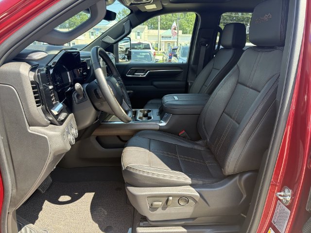 Used 2024 Chevrolet Silverado 2500 High Country w/ High Country Premium Package AWD/4WD image 14