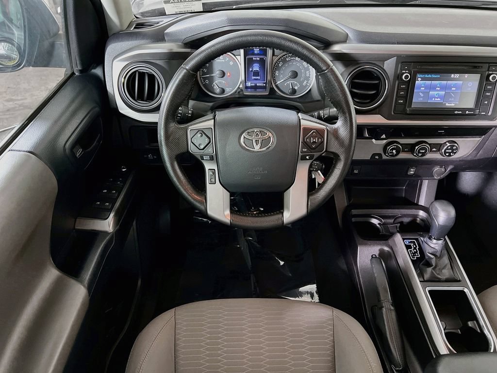 Used 2016 Toyota Tacoma SR5 w/ SR5 Appearance Package (SN) RWD image 18