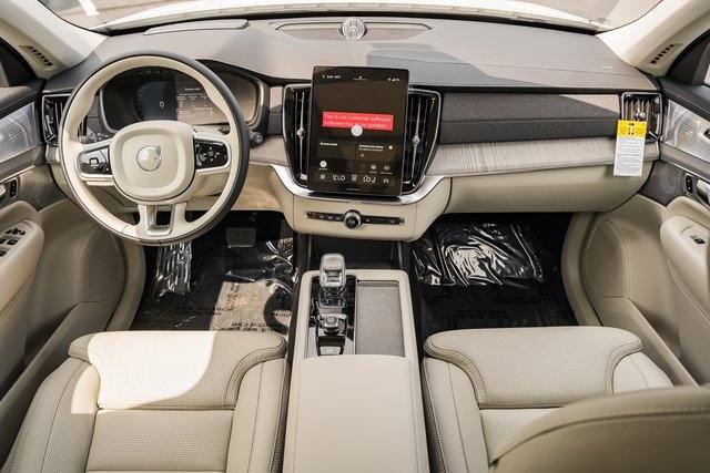 New 2026 Volvo XC90 T8 Ultra w/ Protection Package Premier image 18