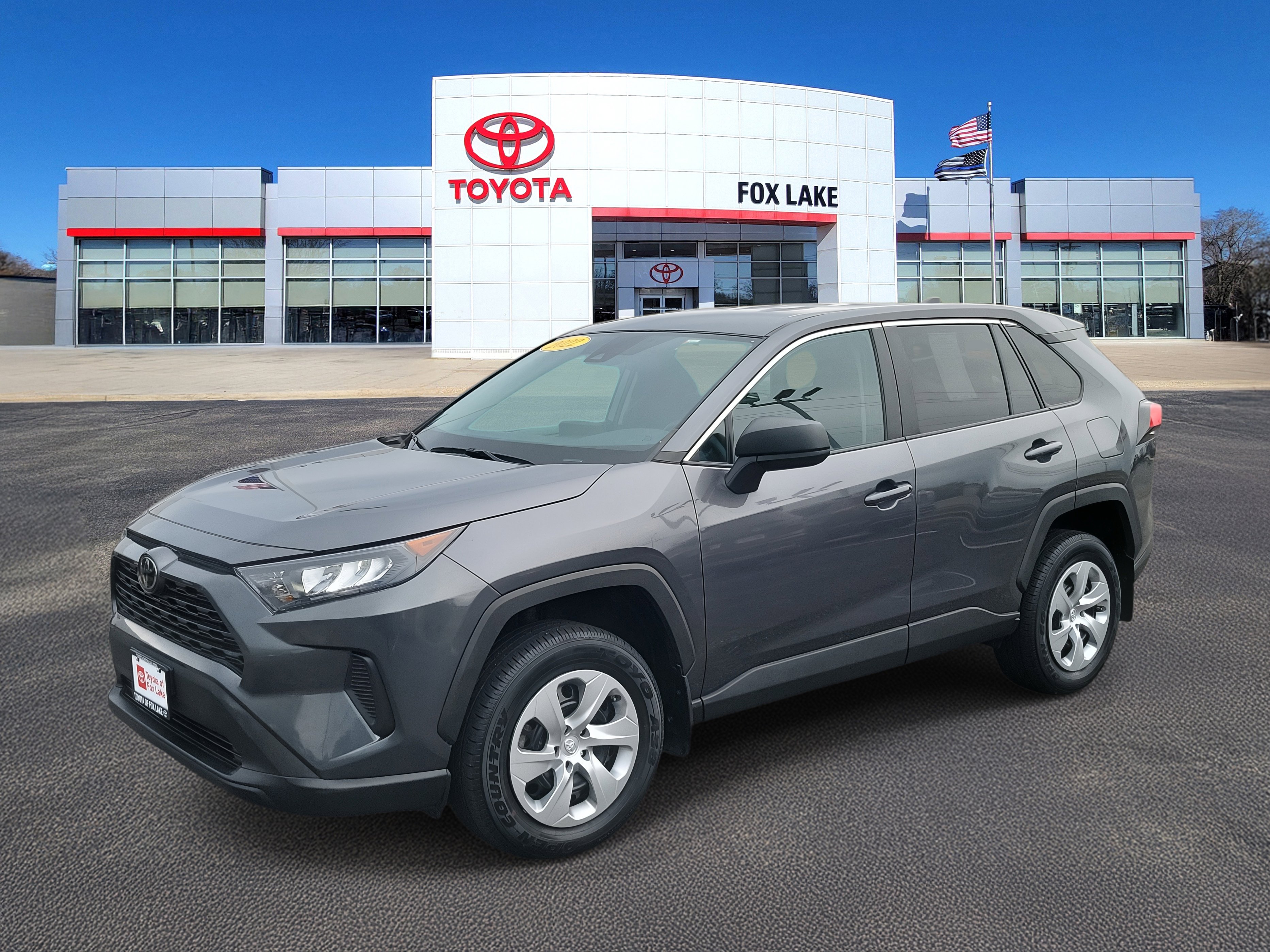 Used 2022 Toyota RAV4 LE image 2