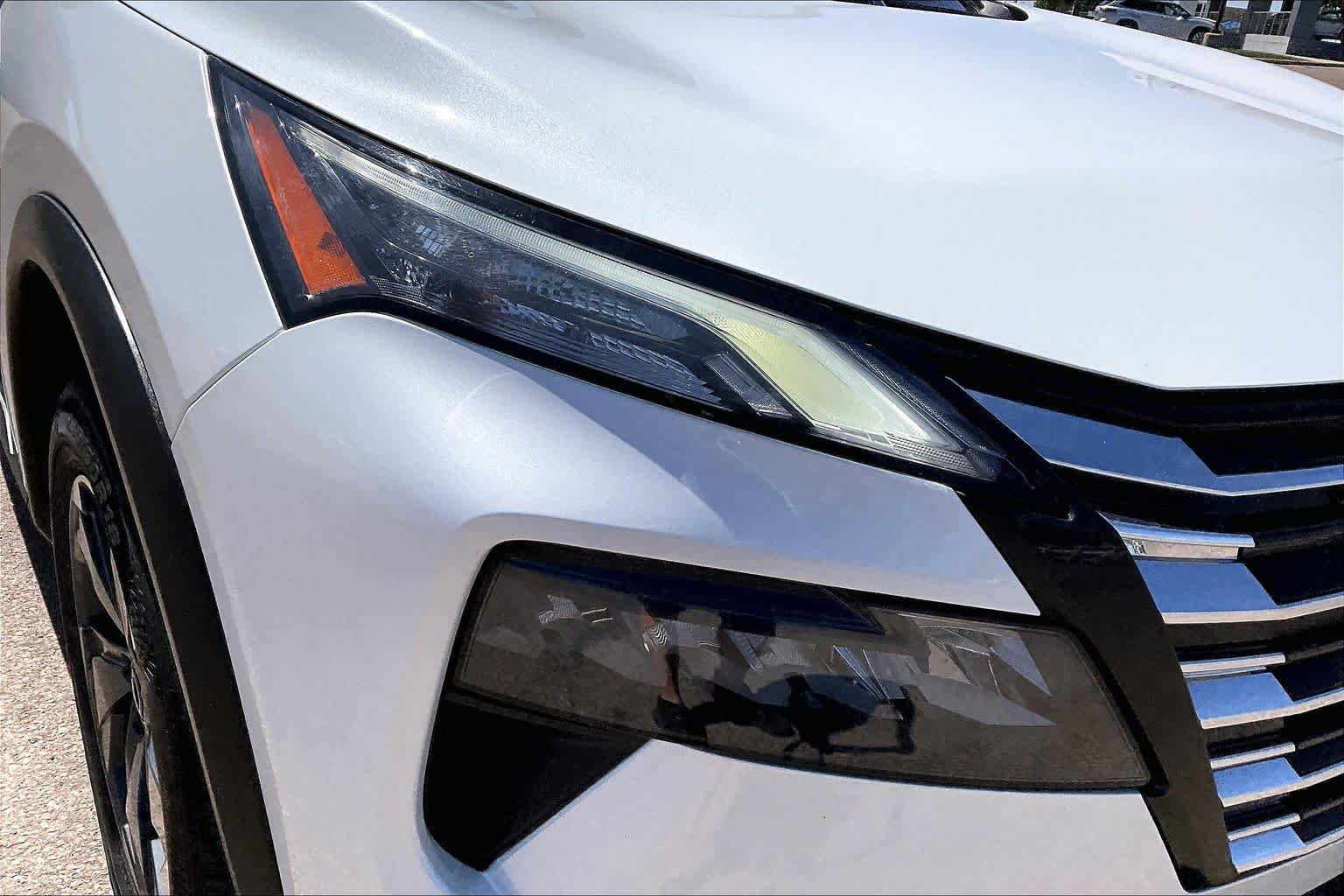 Used 2025 Nissan Rogue SV FWD image 26
