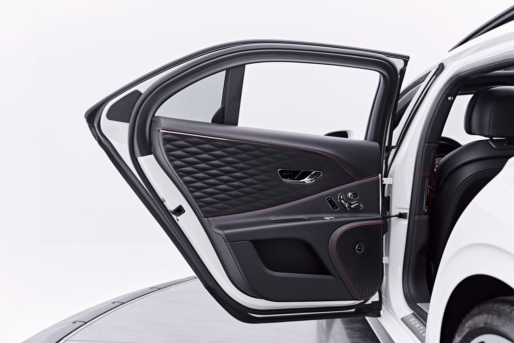 Used 2022 Bentley Flying Spur V8 AWD/4WD image 40