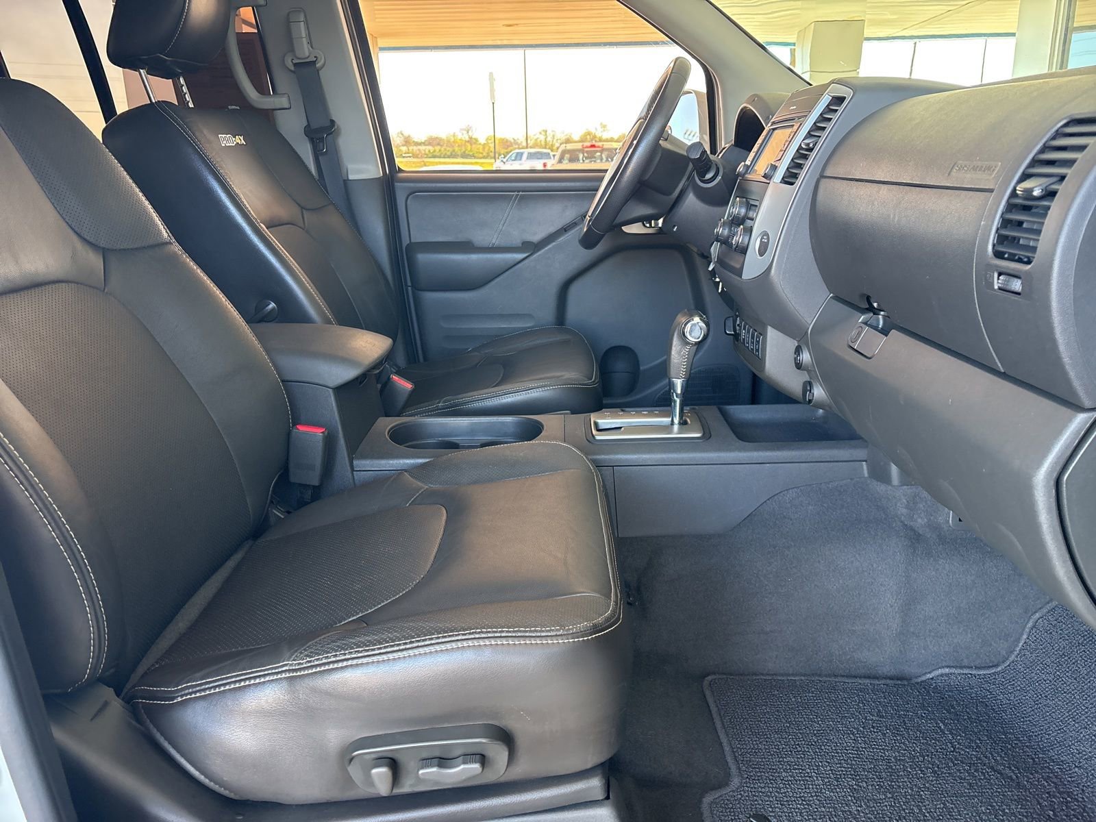 Used 2019 Nissan Frontier PRO-4X w/ Pro-4x Luxury Package image 18