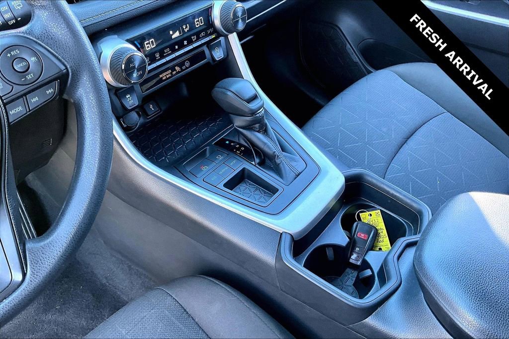 Used 2021 Toyota RAV4 XLE image 17