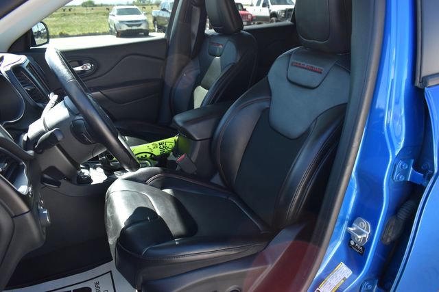 Used 2021 Jeep Cherokee Trailhawk AWD/4WD image 13