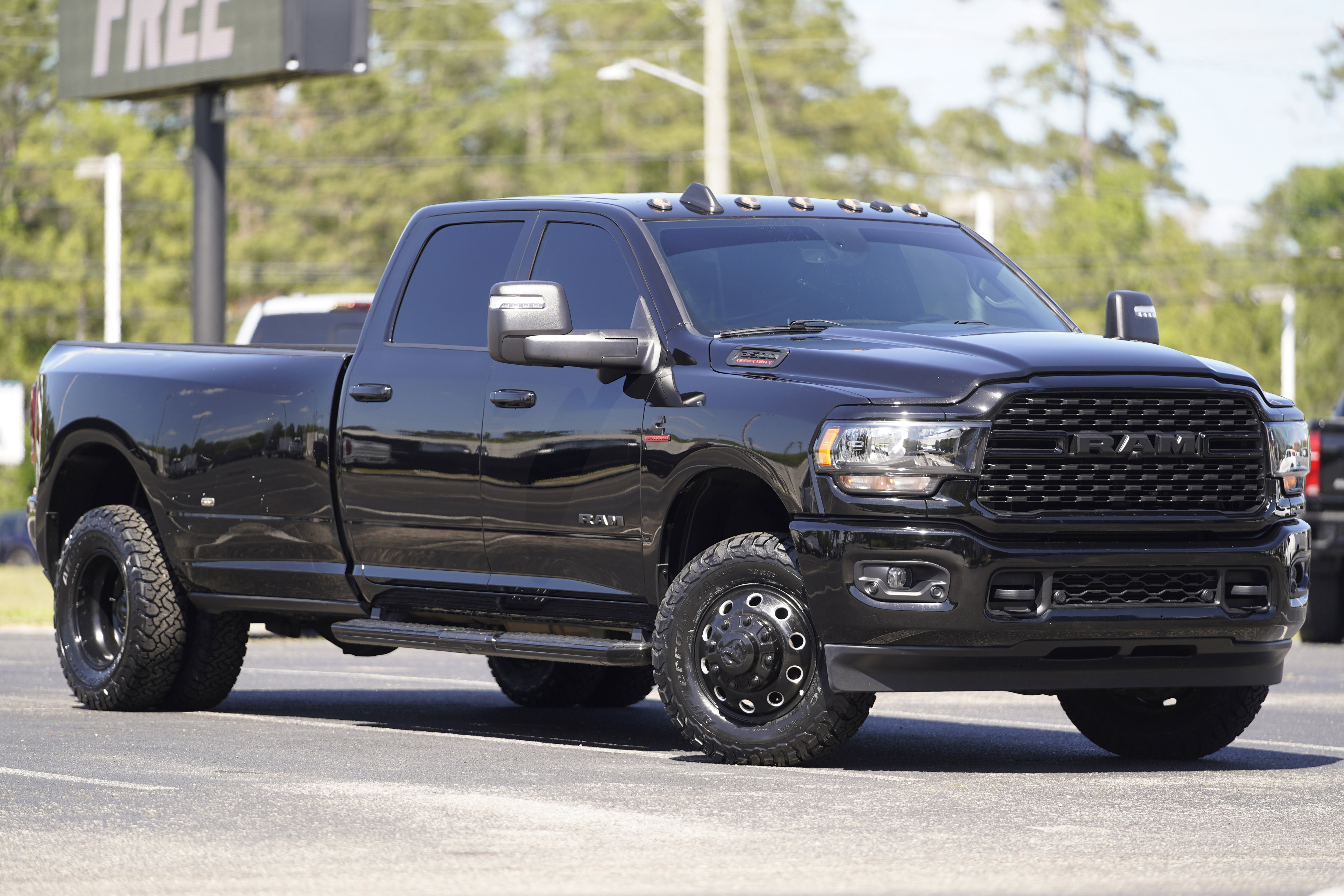 Used 2024 RAM 3500 Big Horn w/ Night Edition AWD/4WD image 2