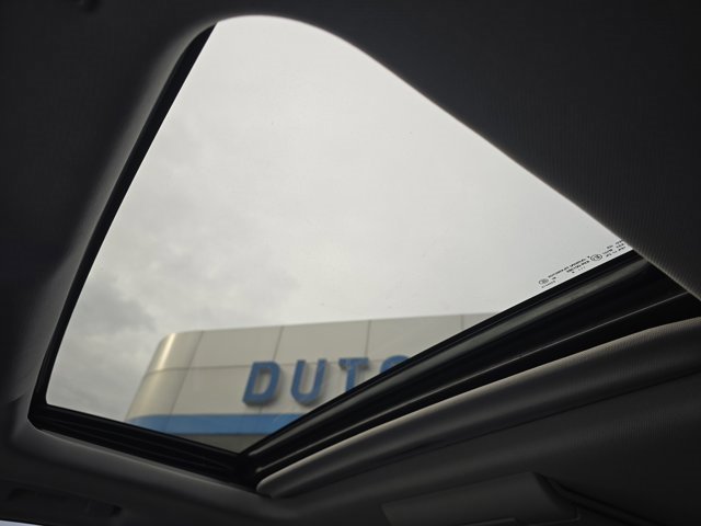 Used 2018 Cadillac Escalade ESV Premium Luxury image 39