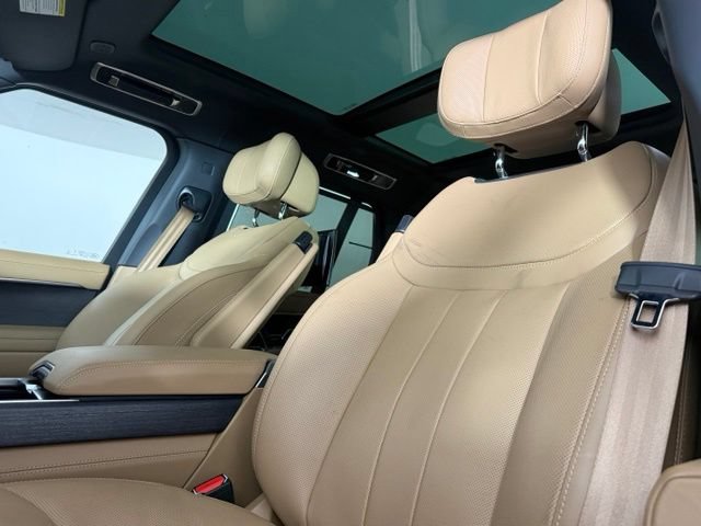 Certified 2025 Land Rover Range Rover Autobiography AWD/4WD image 5