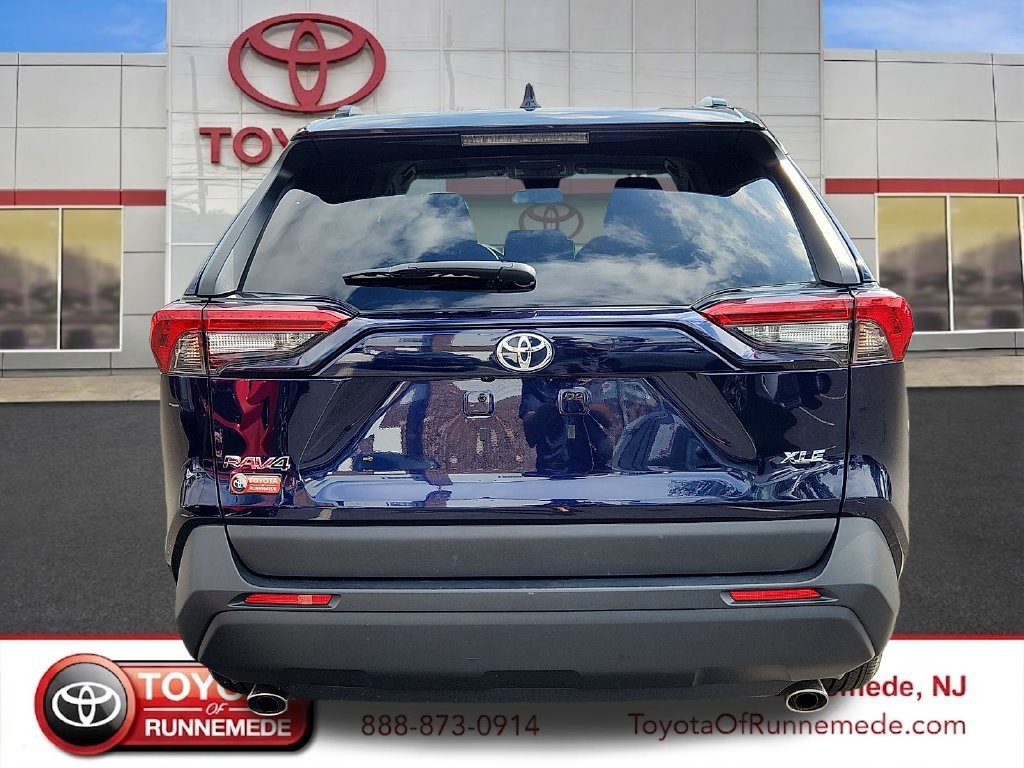 Certified 2025 Toyota RAV4 XLE FWD image 5