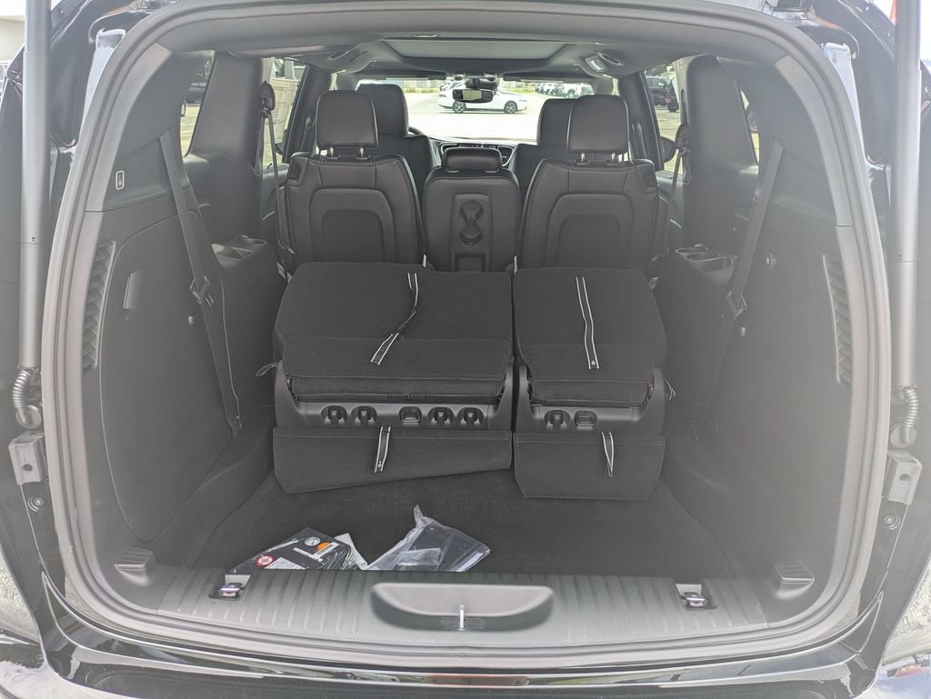 New 2027 Chrysler Pacifica Select FWD image 26