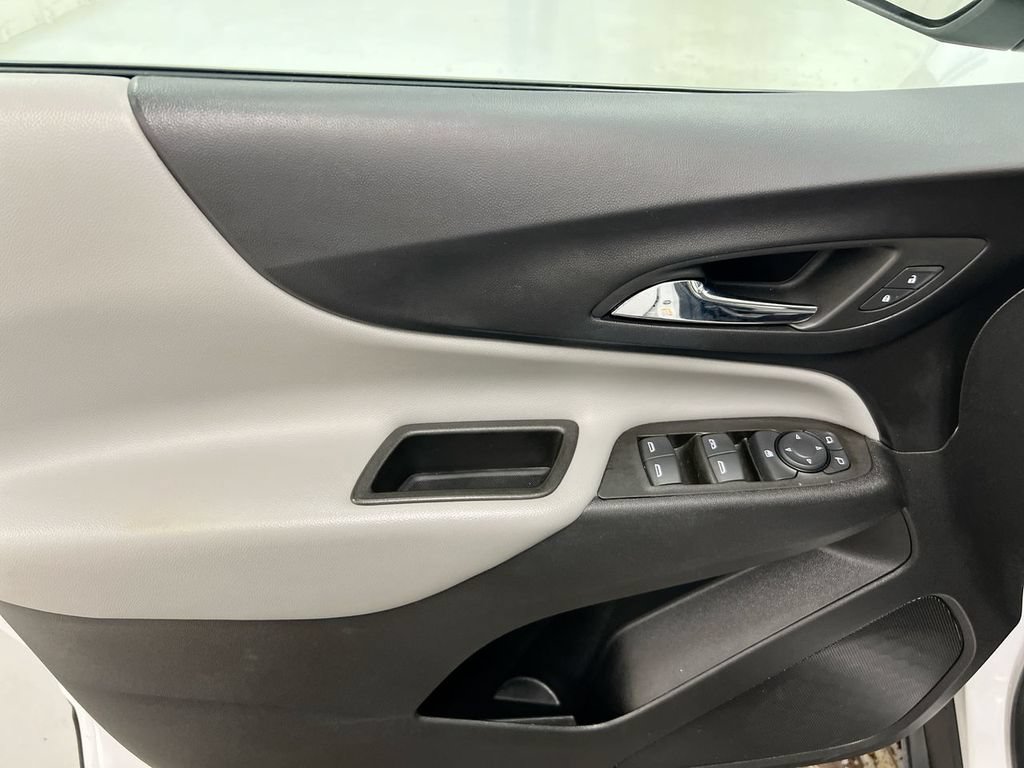 Used 2023 Chevrolet Equinox LS AWD/4WD image 20