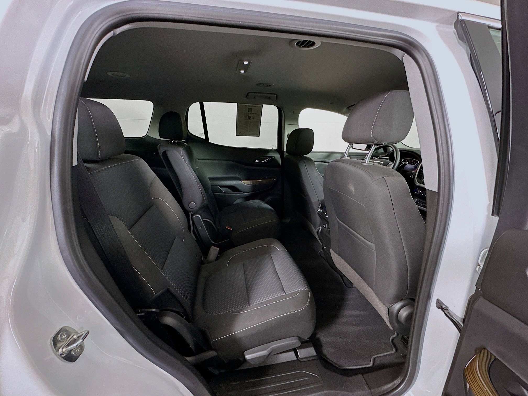 Used 2023 GMC Acadia SLE w/ Driver Convenience Package image 31