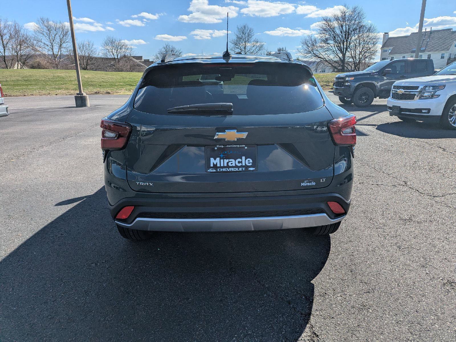New 2026 Chevrolet Trax LT w/ Sunroof Package image 8